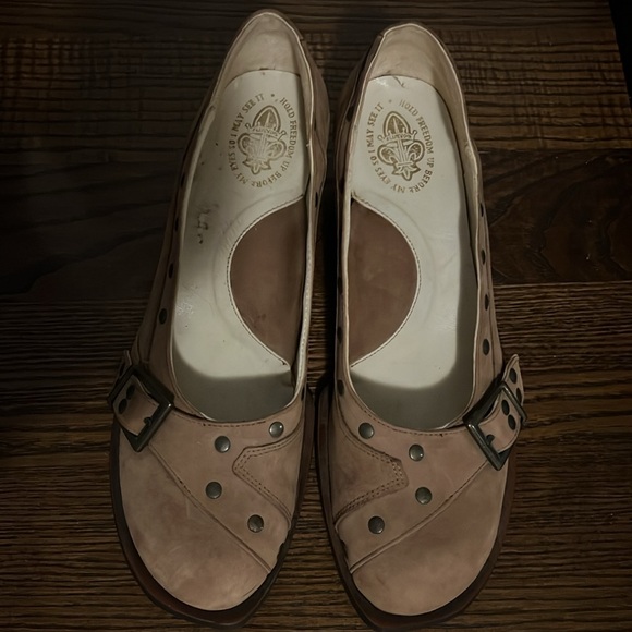 John Fluevog Beige Loafers with Studded Buckle - Picture 2 of 5